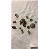 Image 2 : 4 TRAYS OF PINS AND BROOCHES ETC