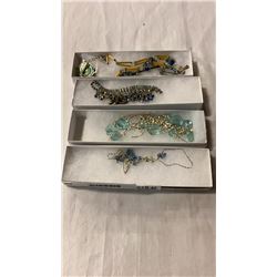 4 TRAYS OF RHINESTONE AND BEADED JEWELLERY