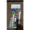 Image 1 : 3 SAFETY PADLOCKS AND 2 SAFETY FLASHING WRISTBANDS