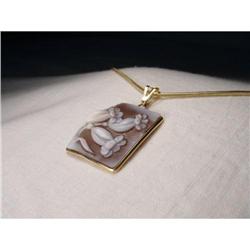 Estate 18K YG Gold Carved Cameo Floral Pendant #1390248