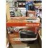 Image 1 : Honeywell Top Fill Warm Mist Humidifier 1.3 Gallon