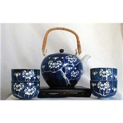 BLUE AND WHITE PRUNUS BLOSSOM TEA SERVICE, Qing#1348733