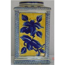 CHINESE EXPORT, CLOBBERED BLUE AND WHITE JAR #1348828