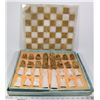 Image 1 : LARGE OBSIDIAN CHESS SET IN BOX