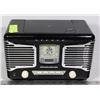 Image 1 : TEAC VINTAGE STYLE AM/FM RADIO CD PLAYER & ALARM