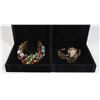 Image 1 : LOT OF TWO BRACELETS IN DISPLAYS