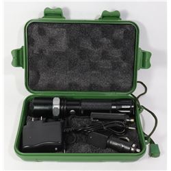 LED FLASHLIGHT IN CASE WITH ACCESSORIES
