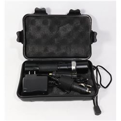 LED FLASHLIGHT IN CASE WITH ACCESSORIES