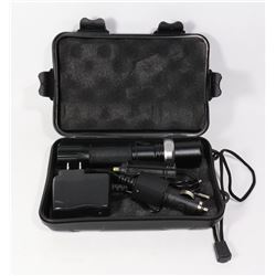 LED FLASHLIGHT IN CASE WITH ACCESSORIES