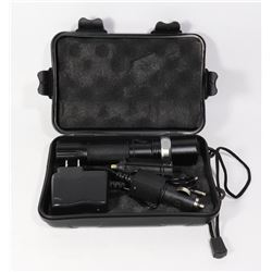LED FLASHLIGHT IN CASE WITH ACCESSORIES