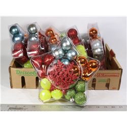 FLAT OF ASSORTED CHRISTMAS TREE BALLS AND