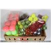 Image 1 : FLAT OF ASSORTED CHRISTMAS TREE BALLS AND