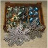 Image 1 : FLAT OF CHRISTMAS DECORATIONS