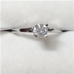 8) 10K  WHITE GOLD DIAMOND SOLITAIRE RING. SZ 6.25