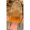 Image 1 : QUAKER STYLE SOLID WOOD ROCKING CHAIR