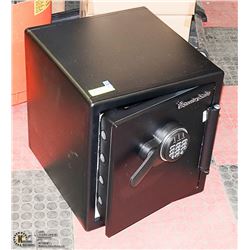 SENTRY SAFE WITH OWNERS MANUAL