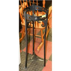 SOLID METAL PLANTER STAND. 35" TALL.