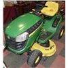 Image 3 : 2019 JOHN DEERE E100 LAWN TRACTOR 62 HRS