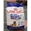 Image 1 : ROYAL CANIN LARGE BREED DOG FOOD, 8+ HEALTHY AGING