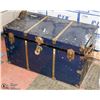 Image 1 : TIN BLUE TRUNK