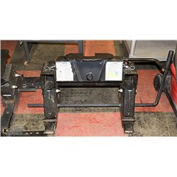 PRO SERIES 15000 5TH WHEEL HITCH, NO RAILS