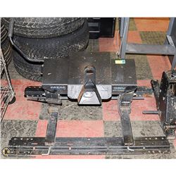 1 REESE 16000LB FIFTH WHEEL HITCH COMPLETE WITH