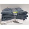 Image 1 : WAMSUTTA BUNDLE OF 8 TOWELS, STEEL BLUE & WHITE