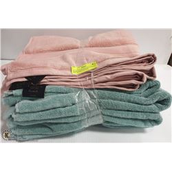 WAMSUTTA BUNDLE OF 8 TOWELS, MINT & ROSE COLOURS