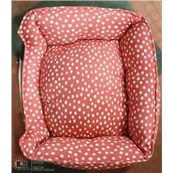 NEW TOP PAW SMALL PET BED,    22" X 18" X 6.5"