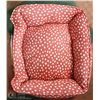 Image 1 : NEW TOP PAW SMALL PET BED,    22" X 18" X 6.5"