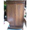 Image 1 : WALNUT ARMOIRE UNBELIEVABLE MOLDING #1366907