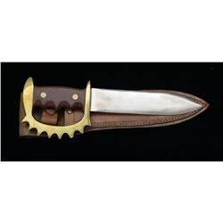 RARE 1944 “HOWARD COLE” 8-POINT KNUCKLE KNIFE.