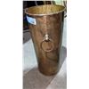 Image 2 : Umbrella metal stand from the show