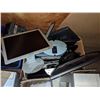 Image 8 : A lot of approximately 27 monitors