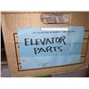 Image 3 : Lamps, lamp shades, pillows - Misc movie set items