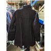 Image 7 : A rack full of sports wears jackets, jackets and other clothing