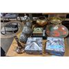 Image 2 : Miscellaneous decor