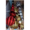 Image 1 : Oversize hanging Christmas Balls