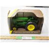 Image 1 : John Deere 1949 Model AR tractor 1/16 (NIB)