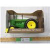 Image 2 : John Deere 1949 Model AR tractor 1/16 (NIB)