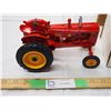 Image 2 : 1991 special edition Massey Harris 44 special tractor 1/16 (NIB)
