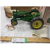 Image 2 : We care John Deere model A tractor 1/16 (NIB)