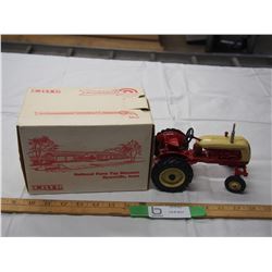 ERTL Cockshutt 20 deluxe tractor 1/16 (NIB)