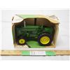 Image 1 : John Deere model M tractor 1/16 scale (NIB)
