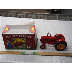 1992 Toy Farmer Massey Harris 55 diesel tractor 1/16 (NIB)