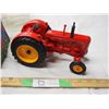 Image 3 : 1992 Toy Farmer Massey Harris 55 diesel tractor 1/16 (NIB)