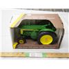Image 1 : ERTL John Deere 1956 model 820 diesel tractor 1/16 (NIB)
