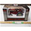 Image 1 : SpecCast IH 340 gas tractor 1/16 (NIB)
