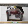 Image 1 : IH 450 Farmall tractor 1/16 (NIB)