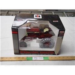 SpecCast IH 504 high crop tractor 1/16 (NIB)